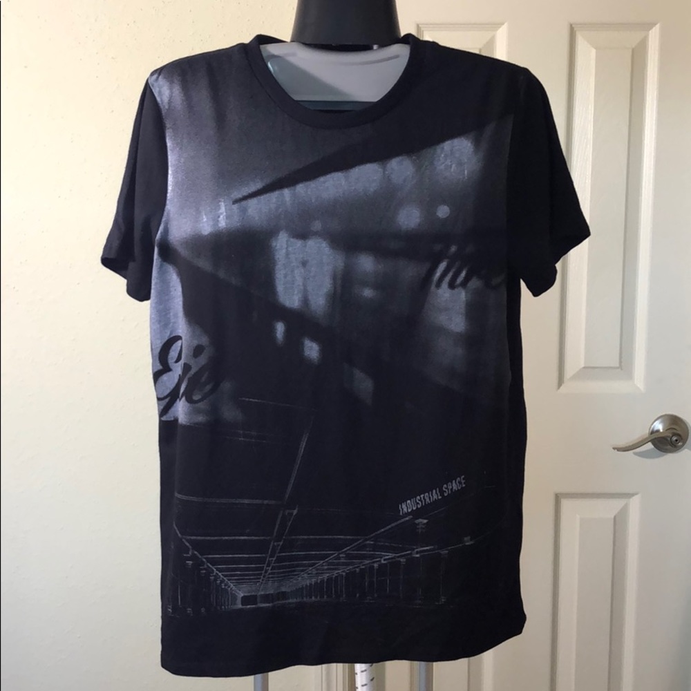 Boy’s size XL graphic tee